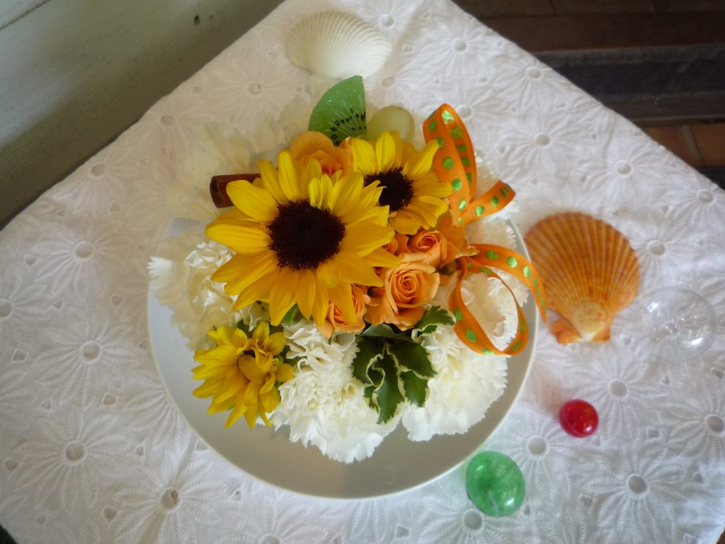 記念日には花うのフラワーケーキでサプライズ フラワーギフト お花の専門店 本郷台花う